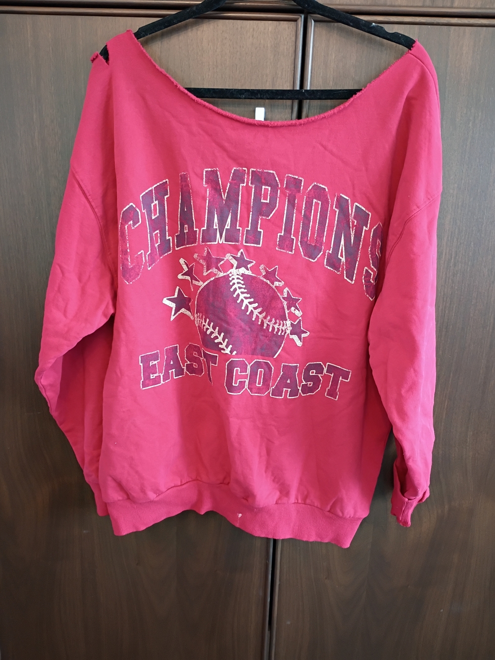 Urban Outfitters Red "Champions East Coast" Off-Shoulder Sweatshirt M